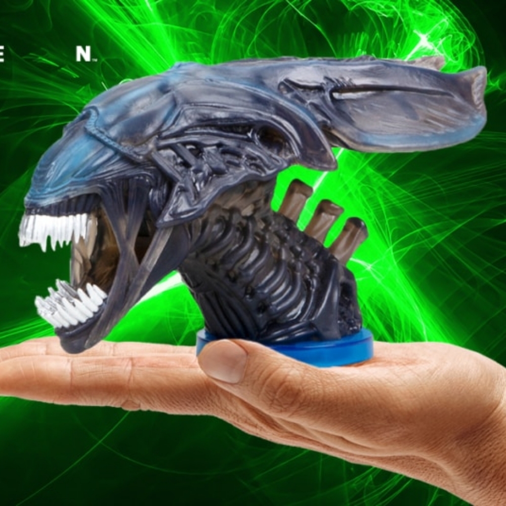 NIB Alien replica bust collectible